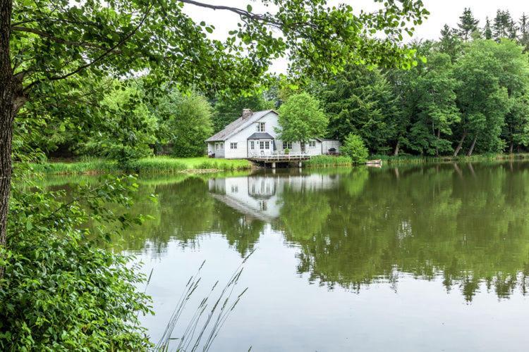 La Maison Du Lac Cul-des-Sarts Екстериор снимка