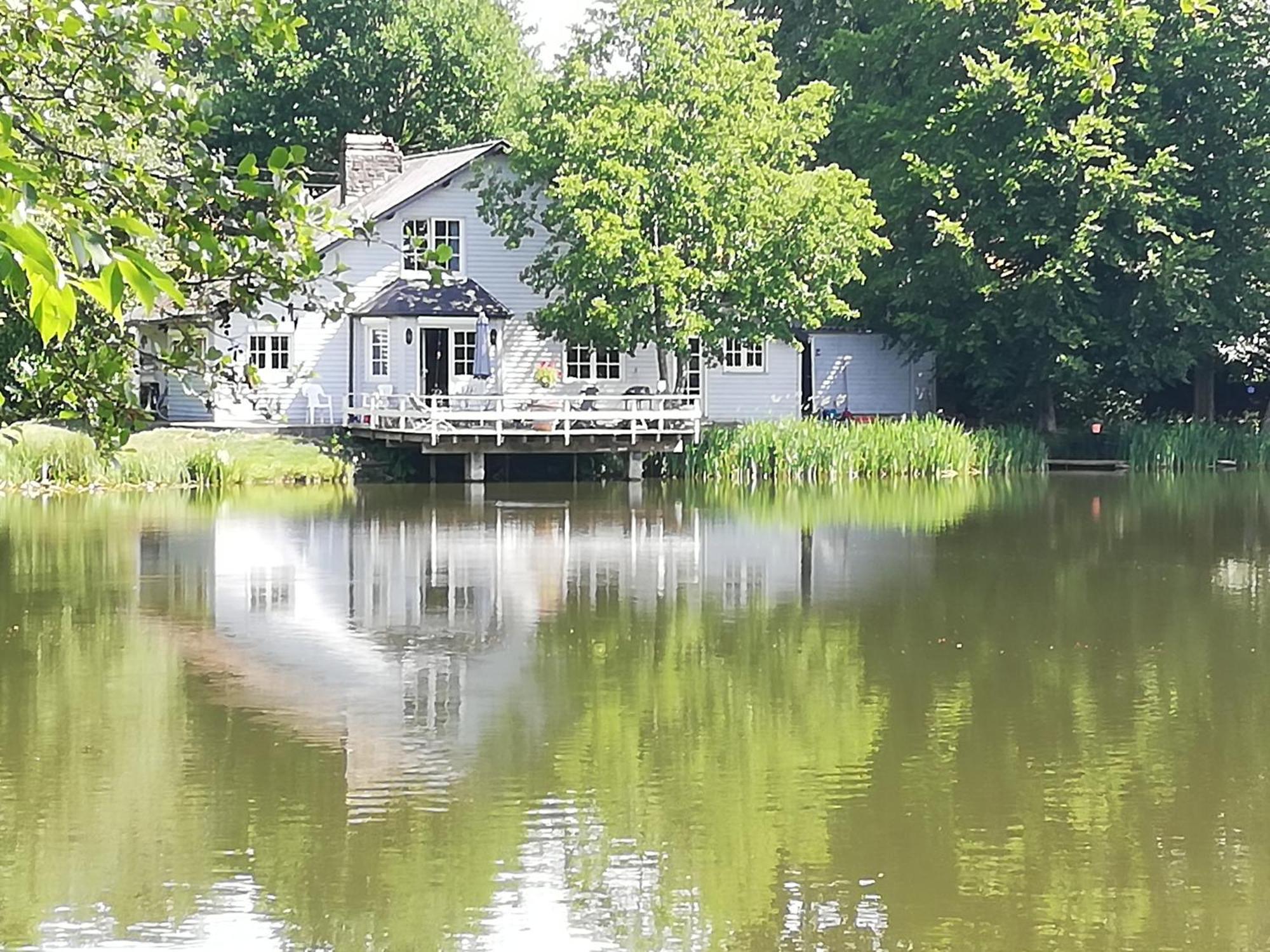 La Maison Du Lac Cul-des-Sarts Екстериор снимка